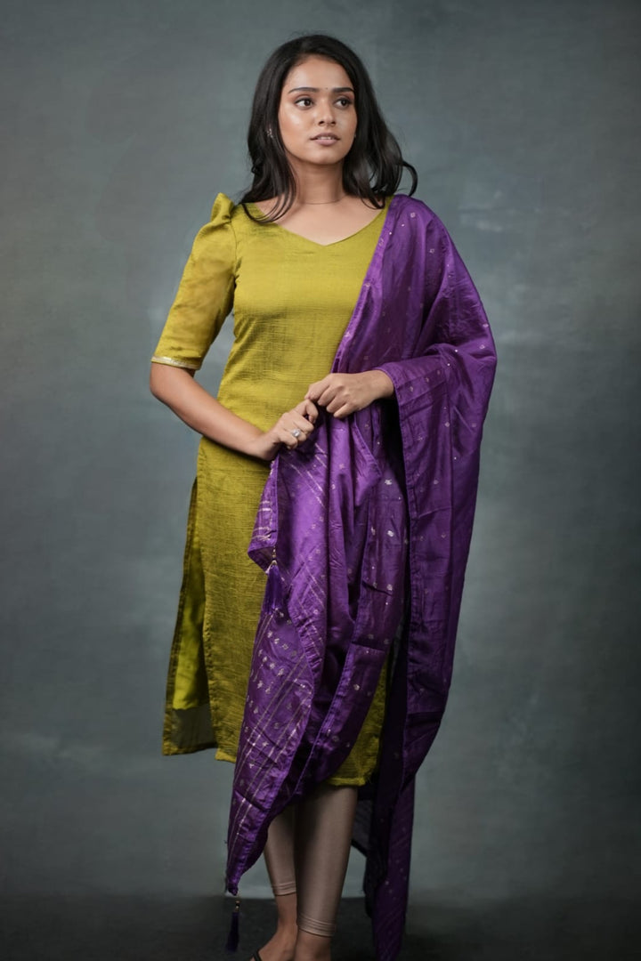Aarvi